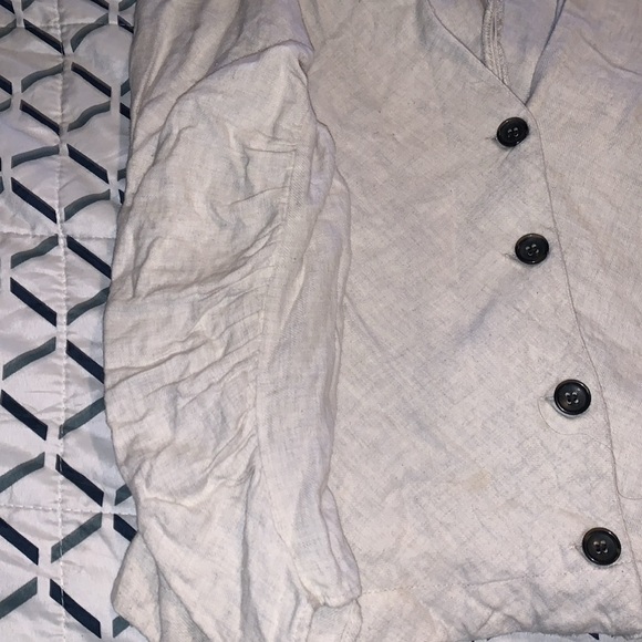 trf Zara collection Small lightweight 4 button blazer, cream linen V neck - Picture 3 of 7